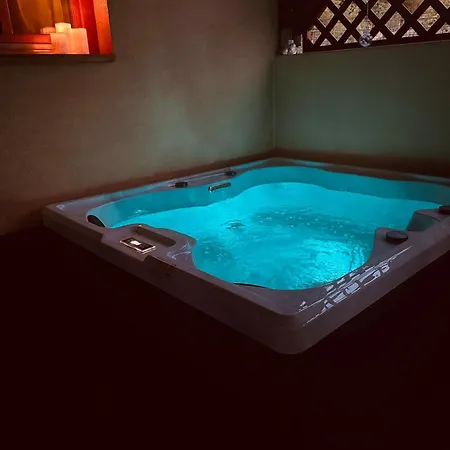 Juhar Vendeghaz Apartament Salgótarján